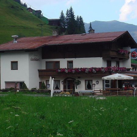Junser Gasthausl Hotel Тукс Екстериор снимка