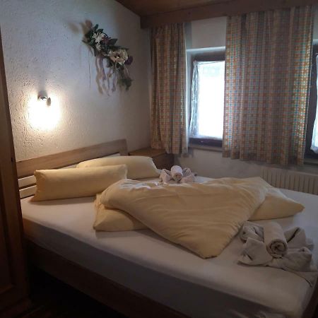 Junser Gasthausl Hotel Тукс Екстериор снимка