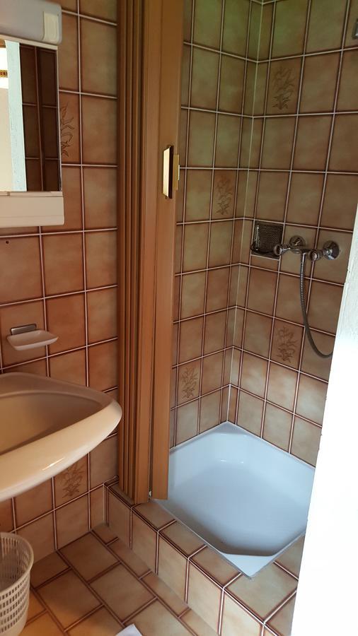 Junser Gasthausl Hotel Тукс Екстериор снимка