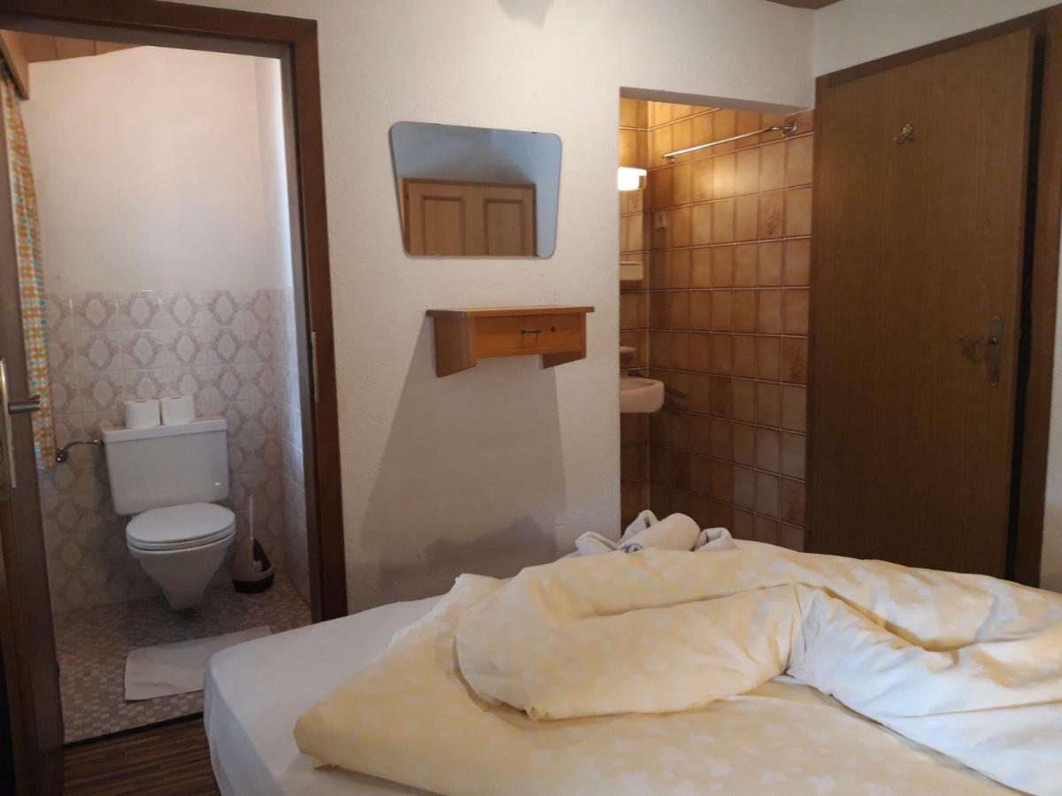 Junser Gasthausl Hotel Тукс Екстериор снимка